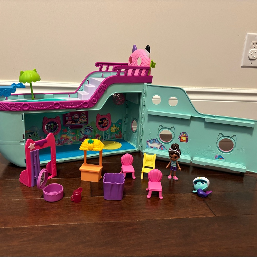 Gabby’s Dollhouse Cat Friend Ship Cruise Ship Toy